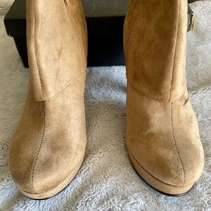 BNIB sexy ankle booties